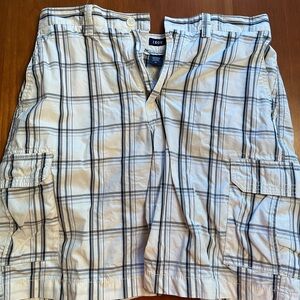 IZOD 6-Pocket Shorts